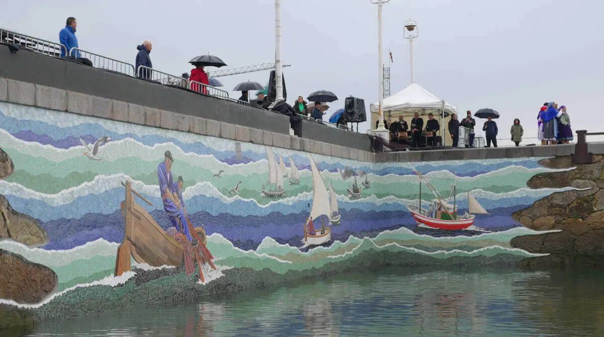 El puerto de Santurtzi en fiestas de San Jorge