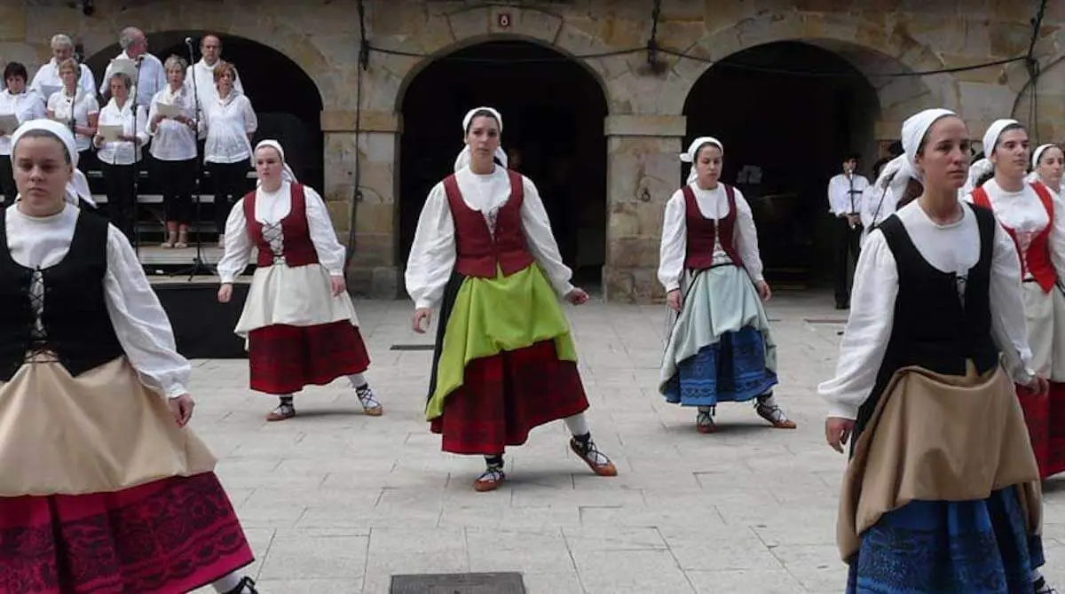 La danza será protagonista en las fiestas de La Cruz