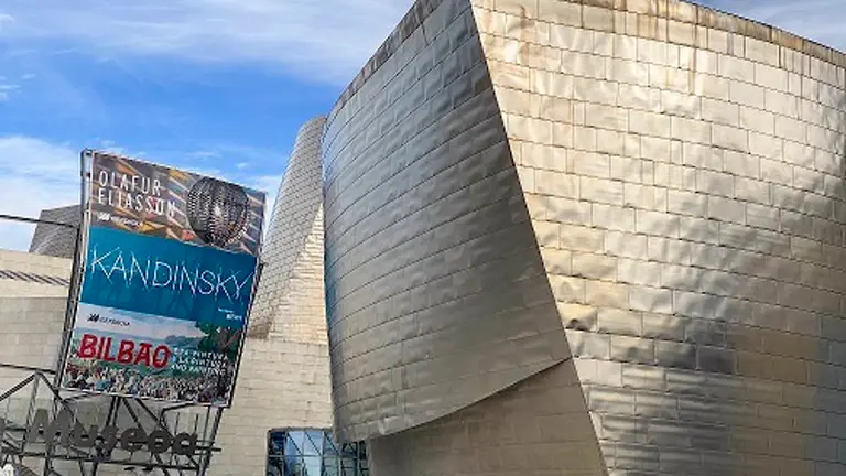 02/02/2021 Museo Guggenheim
POLITICA 
MUSEO GUGGENHEIM
