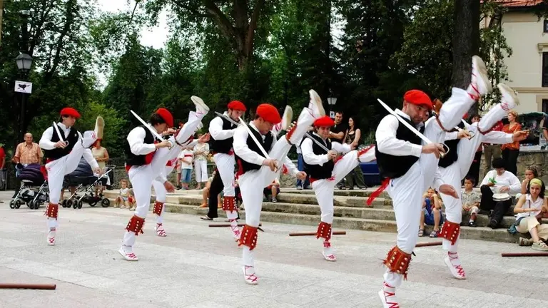 Dantzaris en fiestas de Buenavista