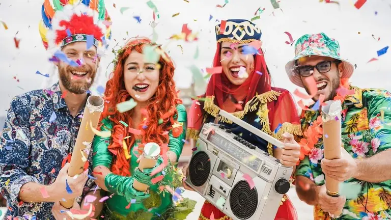 Música y color los protagonistas de un repleto programa de Carnaval
